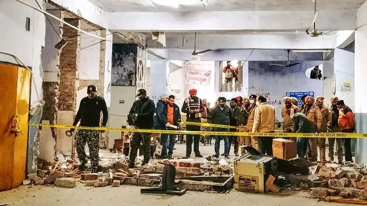 Ludhiana Court Blast: लुधियाना कोर्ट ब्लास्ट मामले में केंद्रीय गृह मंत्रालय ने पंजाब सरकार से मांगी रिपोर्ट, राज्य में हाई अलर्ट
