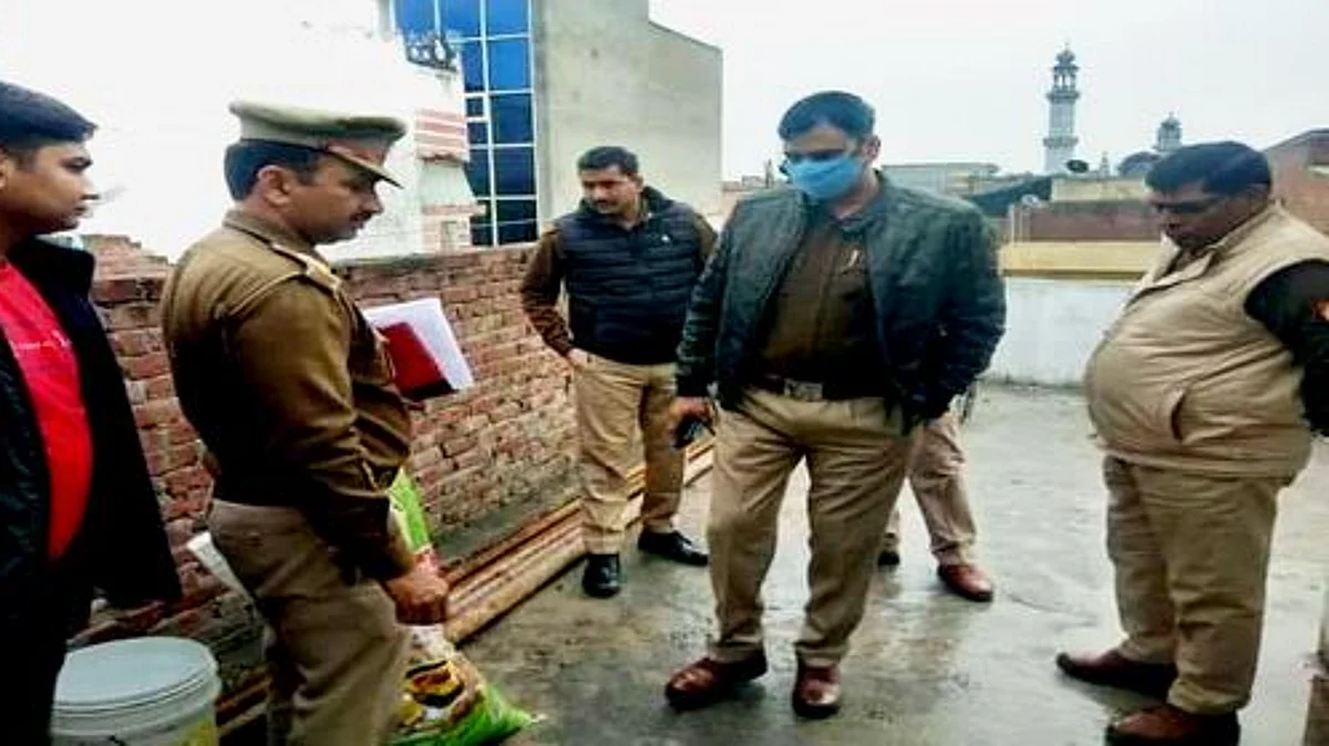 मुजफ्फरनगर: घर में धमाके से हुई बेटे की मौत, पिता गंभीर रूप से जख्मी