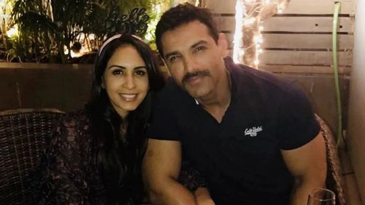 John Abraham Covid Positive: जॉन अब्राहम और उनकी वाइफ प्रिया रुंचाल हुए कोरोना पॉजिटिव, खुद को किया होम क्वारंटीन