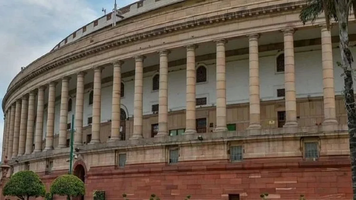 Covid Scare in Parliament: देश की संसद में कोरोना की एंट्री, 400 से ज्यादा कर्मचारी हुए संक्रमित