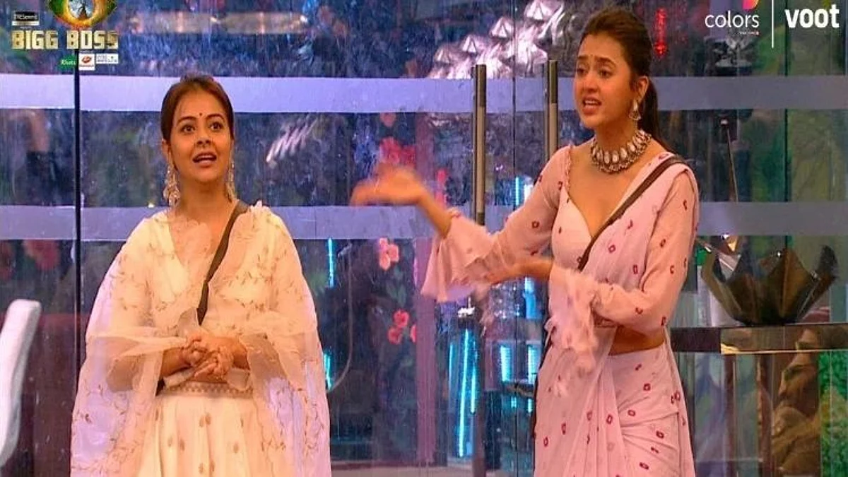 Bigg Boss 15: देवोलीना भट्टाचार्जी ने तेजस्वी प्रकाश को बताया 'अनहाइजीनिक', कहा- बिना नहाए, बिना ब्रश किए घूमती रहती है