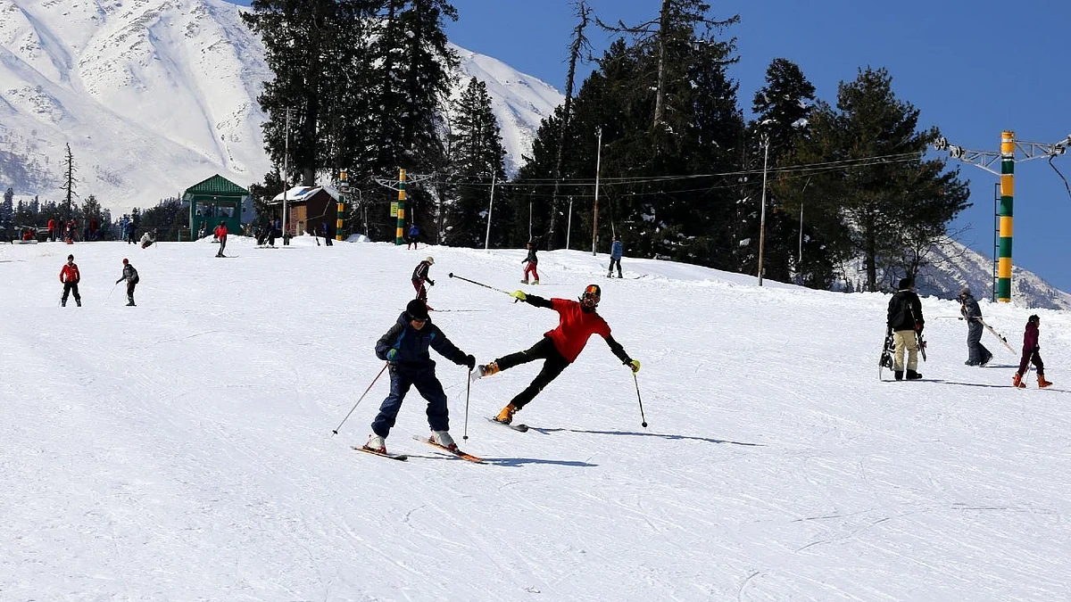 Gulmarg Skiing Championship: कोविड के चलते गुलमर्ग स्कीइंग चैंपियनशिप स्थगित