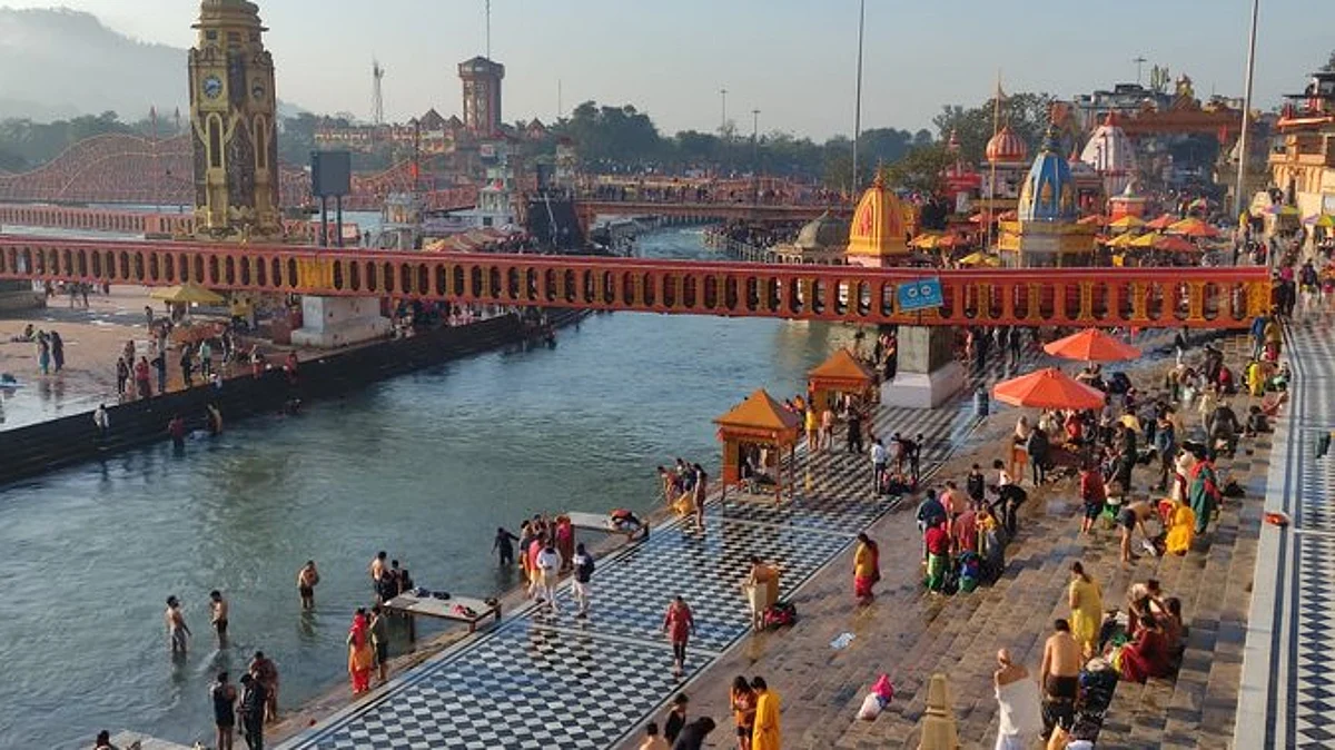 Basant Panchami 2022: हरिद्वार में श्रद्धालुओं ने लगाई आस्था की डुबकी, कम संख्या में दिखे लोग