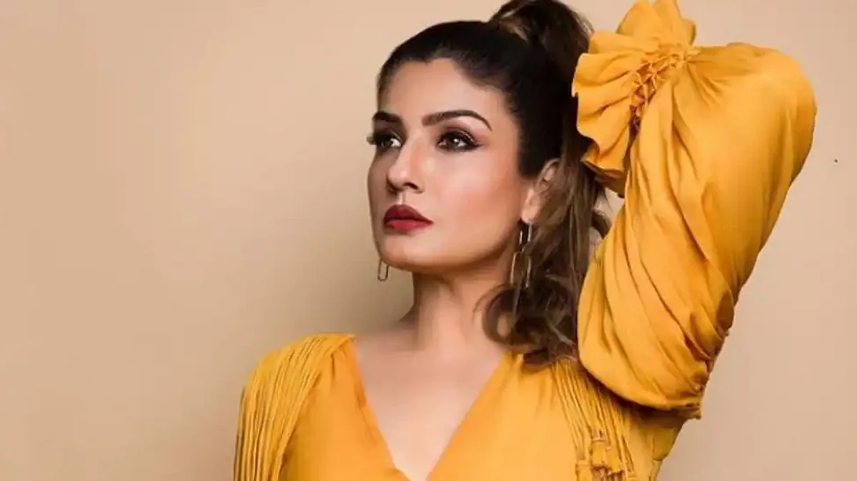 Raveena Tandon का बड़ा खुलासा, 'करियर की शुरुआत में स्टूडियो में साफ करती थी उल्टियां'