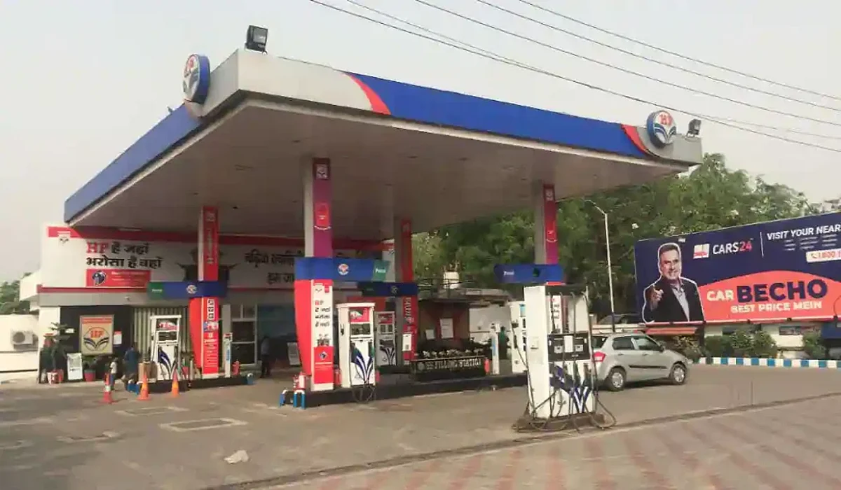 बाराबंकी: पेट्रोल पंपों में लिए जा रहे मिलावटी तेल तथा घटतौली के संबंध में चलाया गया विशेष जांच अभियान