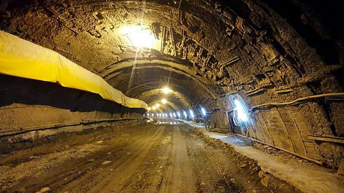 डबल लेन सुरंग का निर्माण कार्य जारी, ऋषिकेश से यमुनोत्री धाम की दूरी 26 किमी होगी कम