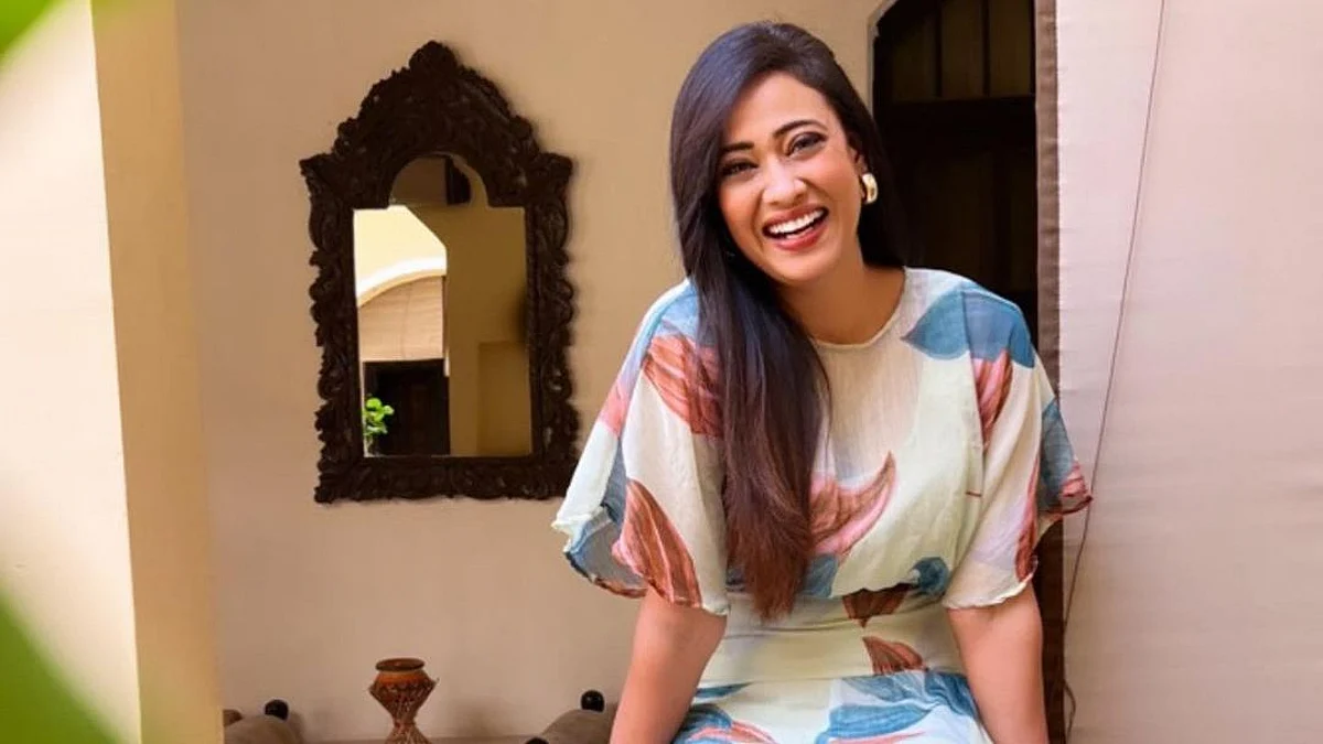 मल्टीकलर गाउन पहने नजर आई Shweta Tiwari, सोशल मीडिया पर कह दी यह बड़ी बात