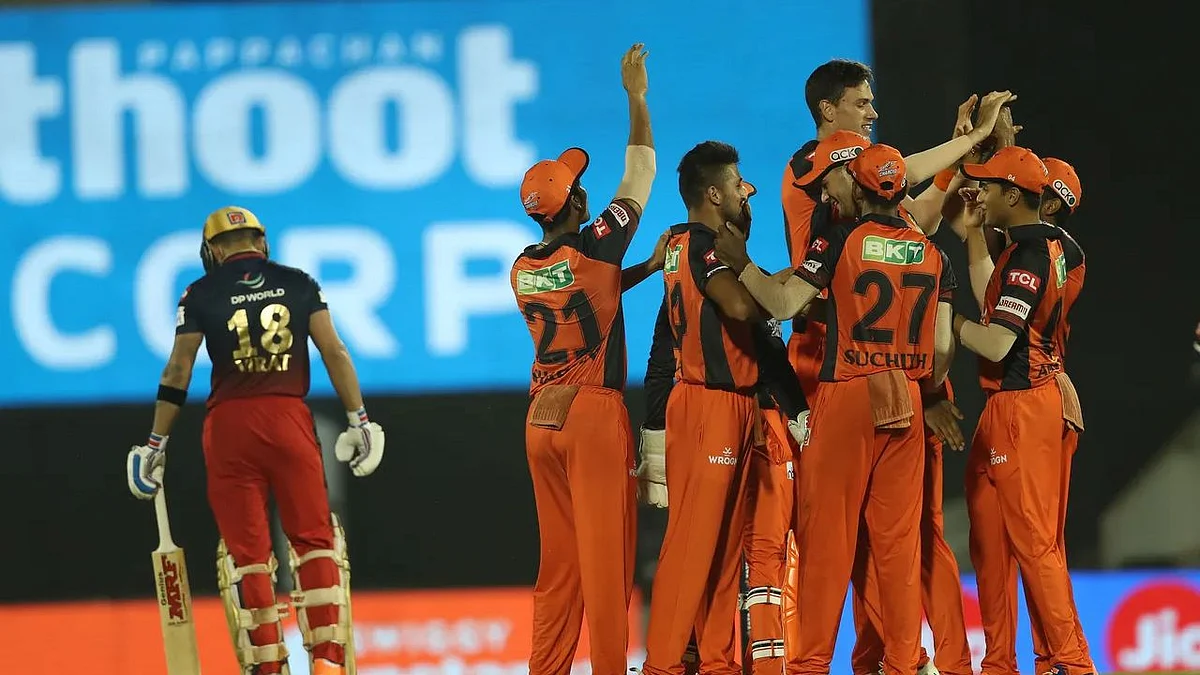 SRH vs RCB: रॉयल चैलेंजर्स बैंगलौर की शर्मनाक हार, सनराइजर्स हैदराबाद को मिली 9 विकेट से जीत