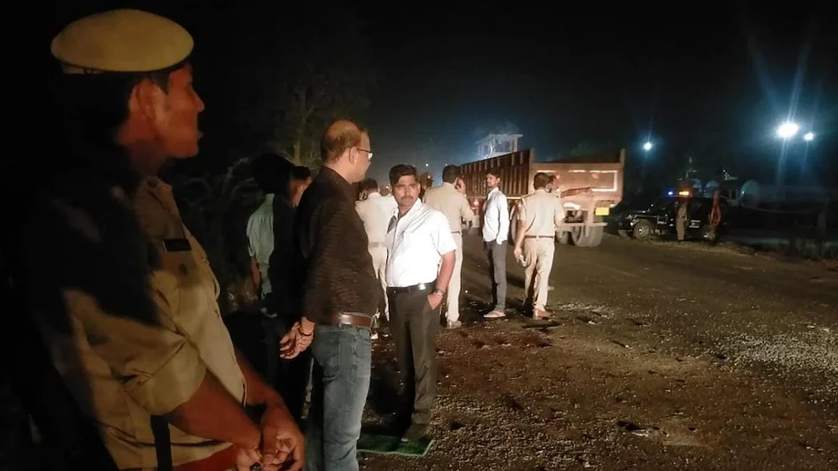 अमेठी में बड़ा सड़क हादसा, ट्रक और बोलेरो की टक्कर में 6 लोगों की मौत, 4 घायल