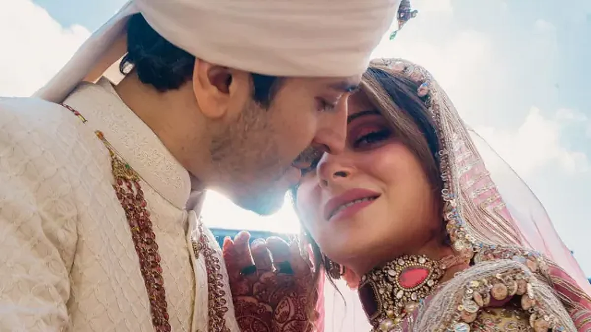 Kanika Kapoor Wedding: शादी के बाद कनिका कपूर ने रखी जबरदस्त पार्टी, 'बेबी डॉल' सॉन्ग पर डांस कर पति पर लुटाया प्यार