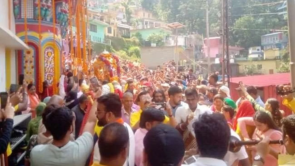 रवाना हुई बाबा केदार की पंचमुखी चल विग्रह डोली, कल से शुरू हो रही चारधाम यात्रा