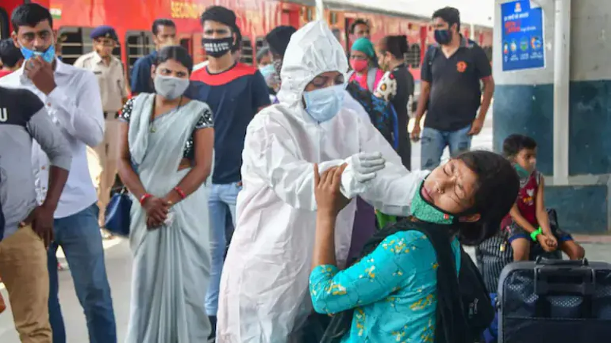 Covid-19 Updates: देश में पिछले 24 घंटे में कोरोना के 2,628 नए मामले, 18 लोगों ने गंवाई जान
