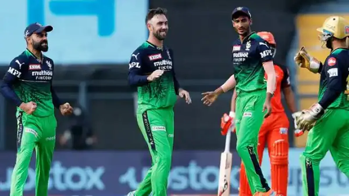SRH vs RCB: रॉयल चैलेंजर्स बैंगलोर ने सनराइजर्स हैदराबाद को 67 रन से रौंदा, हसरंगा ने झटके 5 विकेट