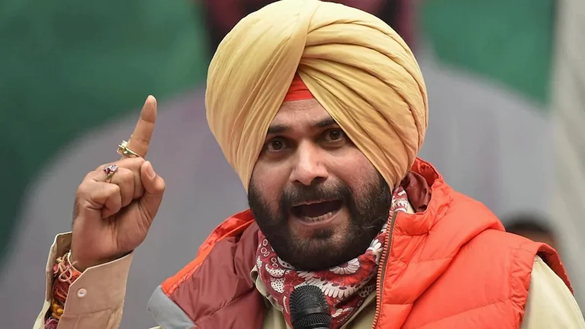 नवजोत सिंह सिद्धू ने तोड़ी चुप्पी, किया Tweet 'अपने खिलाफ बातें मैं अक्सर खामोशी से सुनता हूं..'