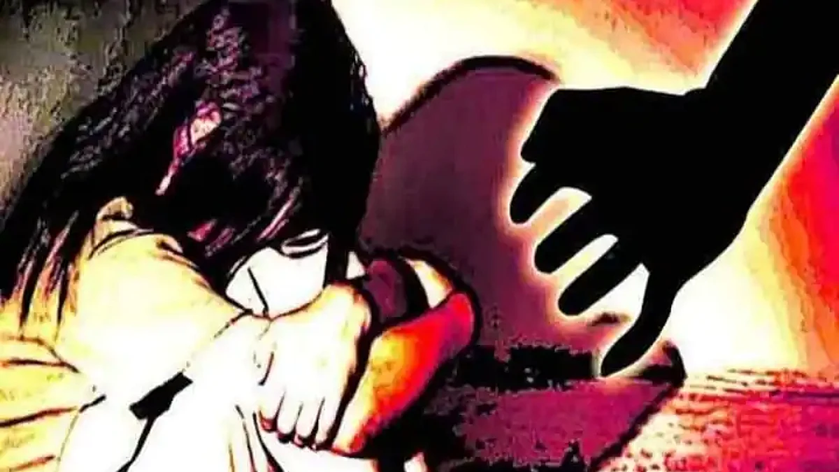 शाहजहांपुर: टीचर से दुष्कर्म कर बनाया वीडियो, आरोपी अब धर्म परिवर्तन का डाल रहा दबाव