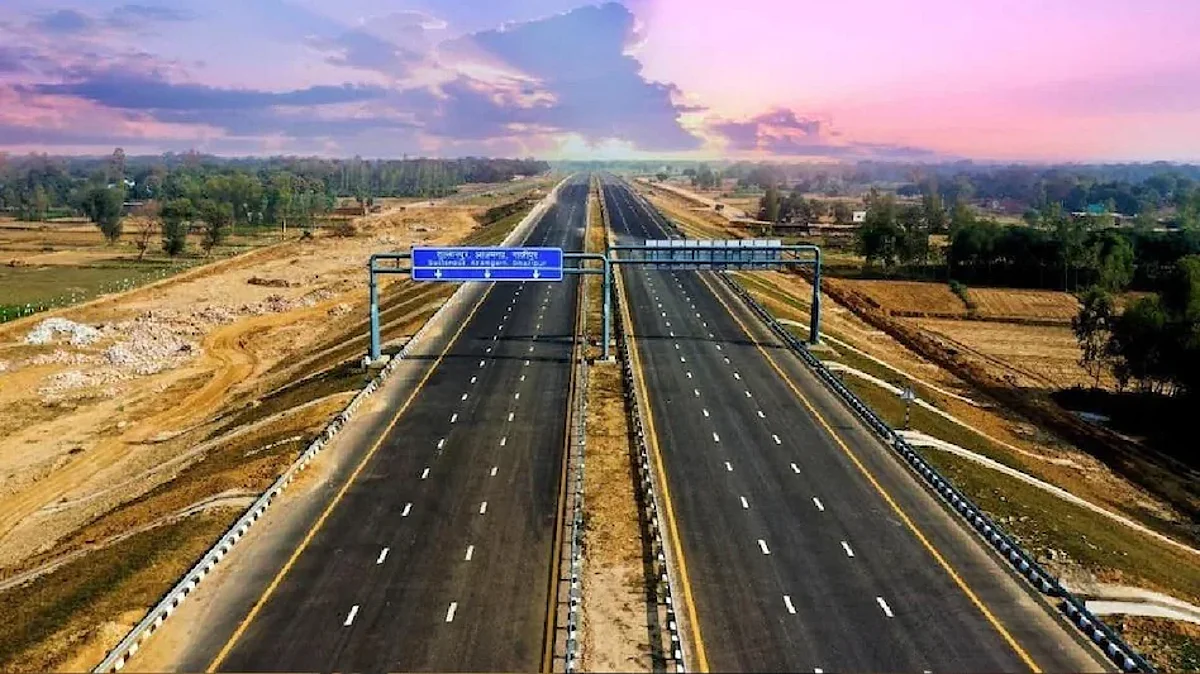 Purvanchal Expressway Toll: पूर्वांचल एक्सप्रेसवे पर आज से देना होगा टोल, जानिए अलग-अलग वाहनों के लिए क्या हैं दरें