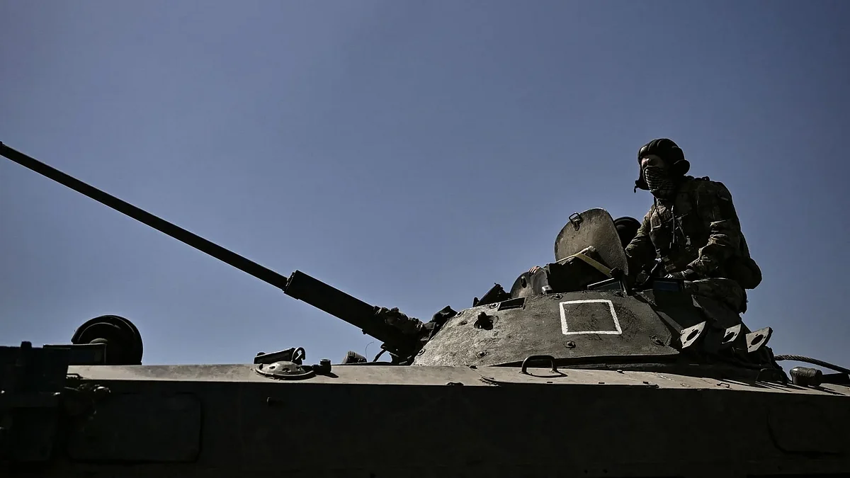 Ukraine-Russia war: लुहान्स्क के सेवेरोडनेत्स्क को जाने वाले सभी पुल हमले में तबाह