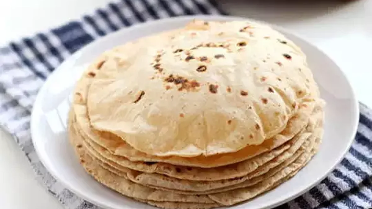Vastu Tips for Cooking Roti: रोटियां गिनकर क्यों नहीं बनानी और खिलानी चाहिए? जान लें वजह, वरना हो जाएंगे बर्बाद...