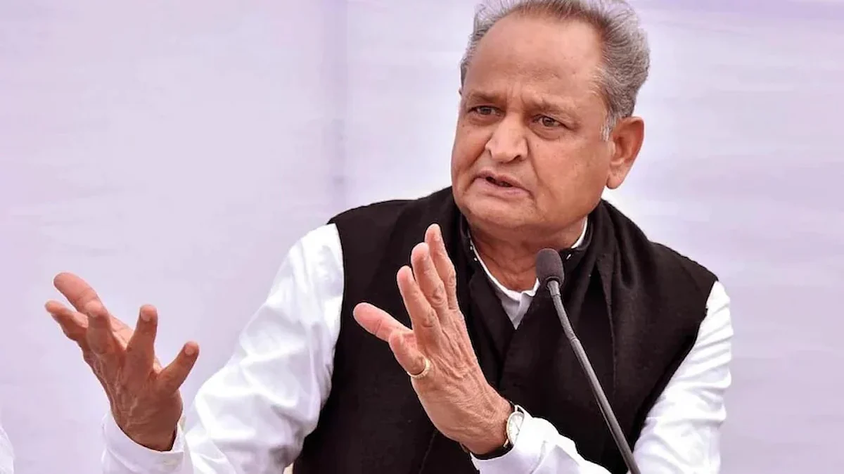 गांधी परिवार को ED का समन मिलने पर राजस्थान के सीएम गहलोत का केन्द्र सरकार पर निशाना, बोले 'देश तानाशाही देख रहा है'
