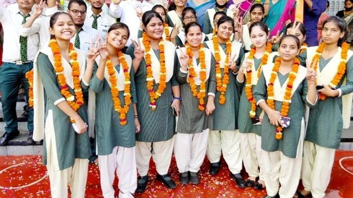 UP Board 10th Result 2022: लड़कों में कानपुर के प्रिंस पटेल ने तो लड़कियों में मुरादाबाद की संस्कृति और किरन ने किया टॉप
