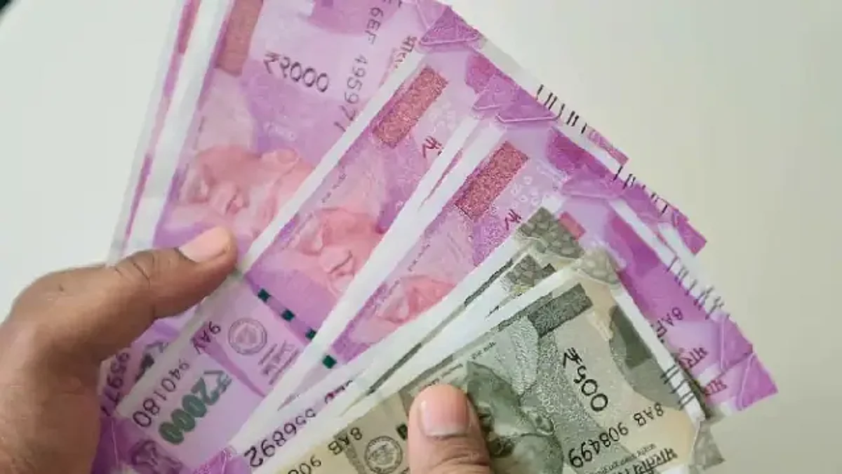 7th Pay Commission: केंद्रीय कर्मचारियों के DA में होगा बड़ा इजाफा, जानिए जुलाई से कितनी बढ़ सकती है तनख्वाह?