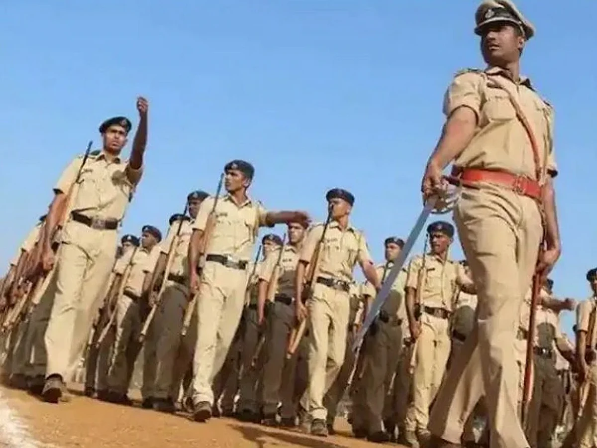 UP Police Recruitment 2022: यूपी सरकार जल्द 40,000 अतिरिक्त कांस्टेबलों की करेगी भर्ती, पढ़ें पूरी डिटेल