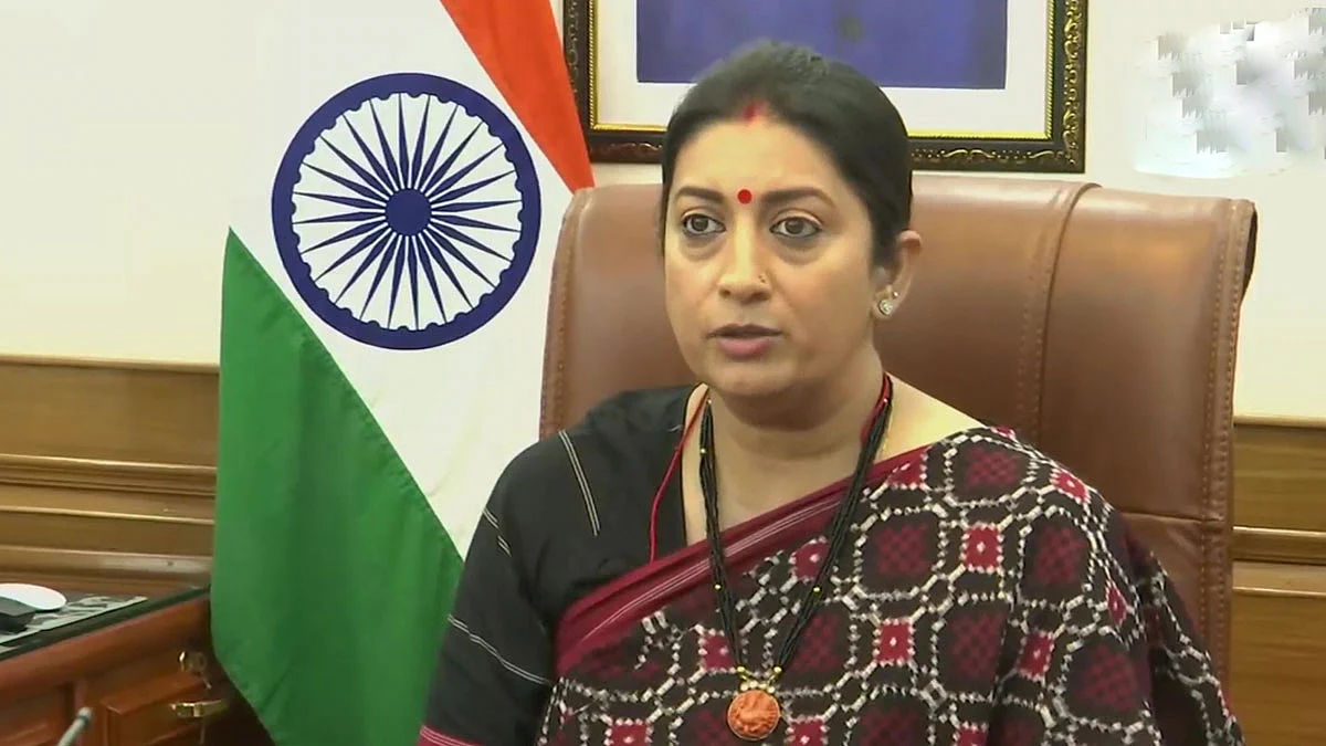 Smriti Irani Corona Positive: केंद्रीय मंत्री स्मृति ईरानी हुईं कोरोना संक्रमित, ट्वीट कर दी जानकारी