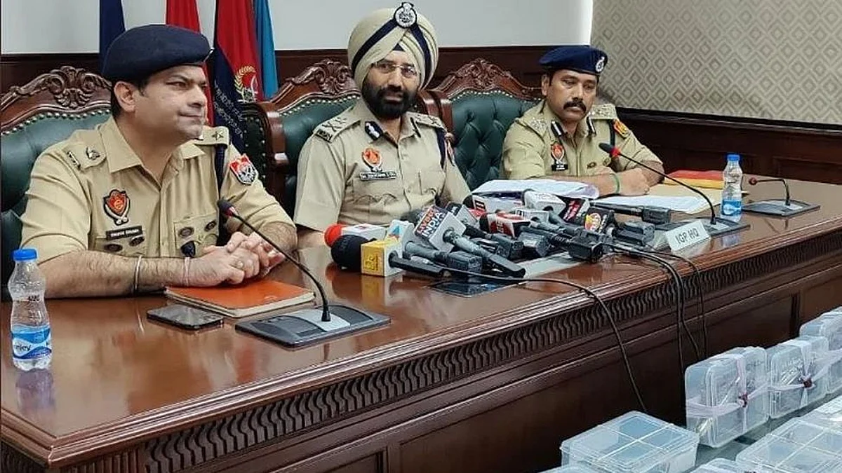 लॉरेंस बिश्नोई गैंग के 13 गैंगस्टर्स हथियारों के साथ गिरफ्तार, बंबीहा गैंग को मारने की रच रहे थे साजिश