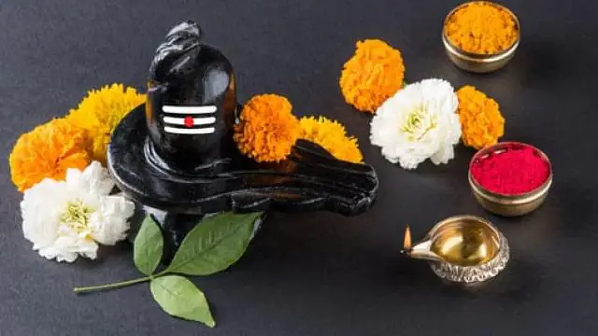 Sawan 2022: कल से शुरू हो रहा सावन का महीना, भूलकर भी शिवलिंग पर न चढ़ाएं ये 7 चीजें, पूजा का नहीं मिलेगा पूर्ण फल