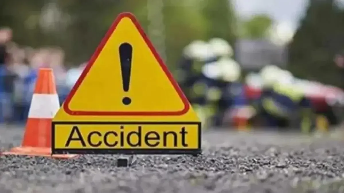 चित्रकूट में भीषण सड़क हादसा, पिकअप गाड़ी ने घर के बाहर सो रहे लोगों को रौंदा, 6 की मौत