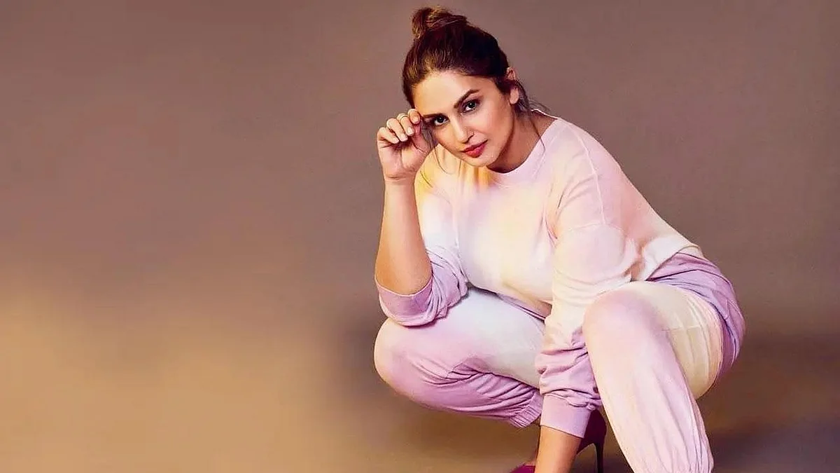 Huma Qureshi ने अनोखे अंदाज़ में मनाया अपना जन्मदिन, परिवार के लिए बनायी गुजराती डिश
