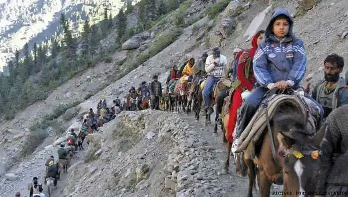 Amarnath Yatra: 6,415 तीर्थयात्रियों का एक और जत्था जम्मू से रवाना, अब तक कर चुके हैं 1.28 लाख से ज्यादा लोग दर्शन