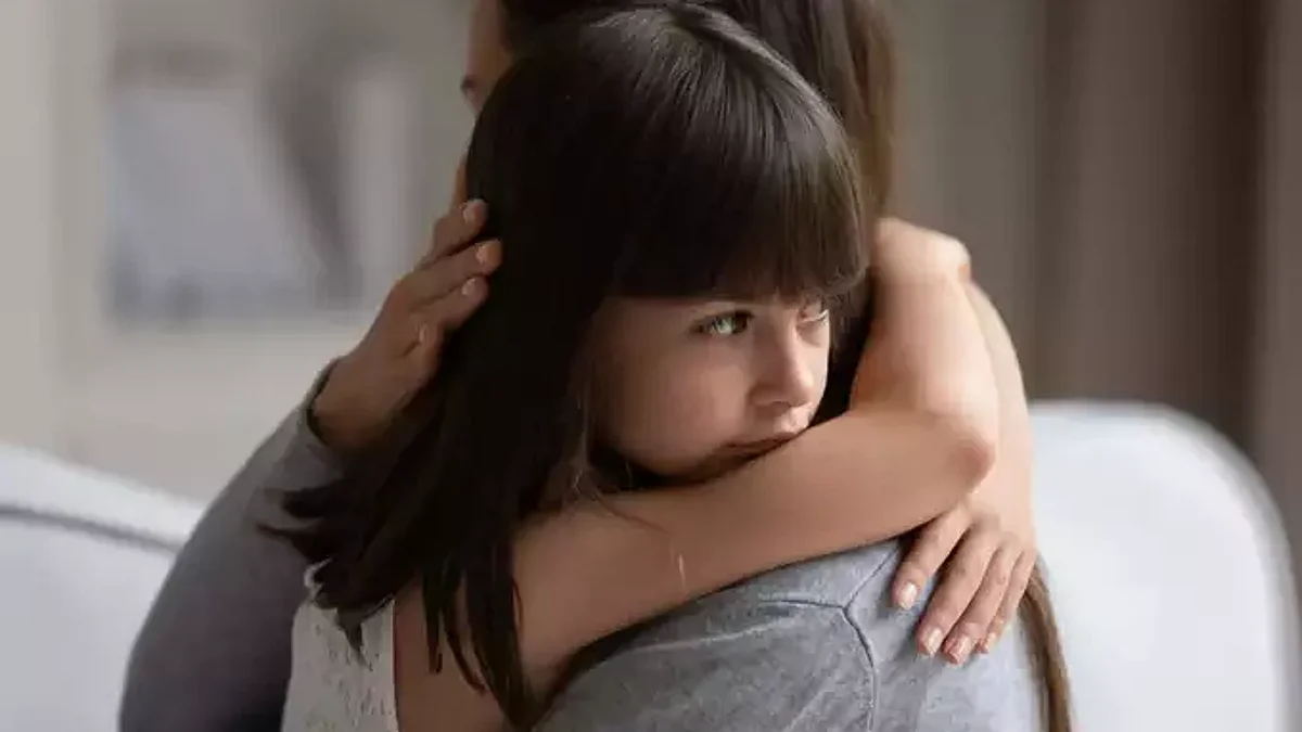 Parenting Tips: बच्चे की इन बातों को कभी ना करें इग्नोर वरना जिंदगी भर के लिए हो जाएंगे उनसे दूर