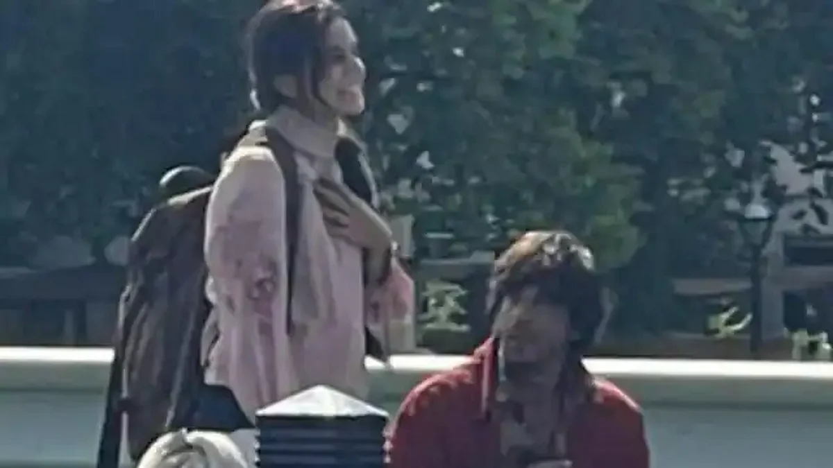 फिल्म Dunki के सेट से लीक हुई शाहरुख खान और तापसी पन्नू की फोटो, कुछ इस अंदाज में दिखे दोनों एक्टर