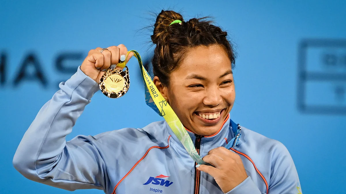 CWG 2022: मीराबाई चानू ने कॉमनवेल्थ गेम्स की वेटलिफ्टिंग स्पर्धा में गोल्ड मेडल जीतकर रचा इतिहास