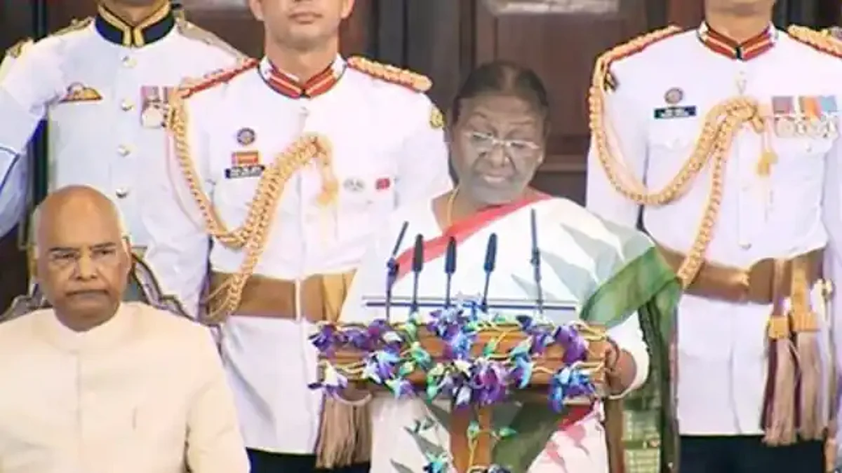 15th President of India: शपथ लेकर द्रौपदी मुर्मू बनीं भारत की 15वीं राष्ट्रपति, बोलीं, 'गरीब भी सपने देख सकते हैं'