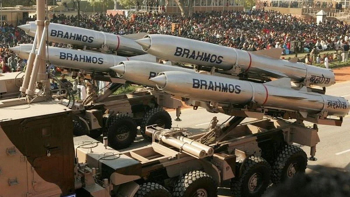 Defense Export: भारत ने वित्त वर्ष 2021-22 में रिकॉर्ड 13000 करोड़ रुपये का रक्षा निर्यात किया
