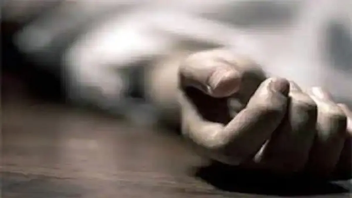 लखनऊ: पीडब्ल्यूडी मुख्यालय के कमरे में मिला क्लर्क का शव, मचा हड़कंप
