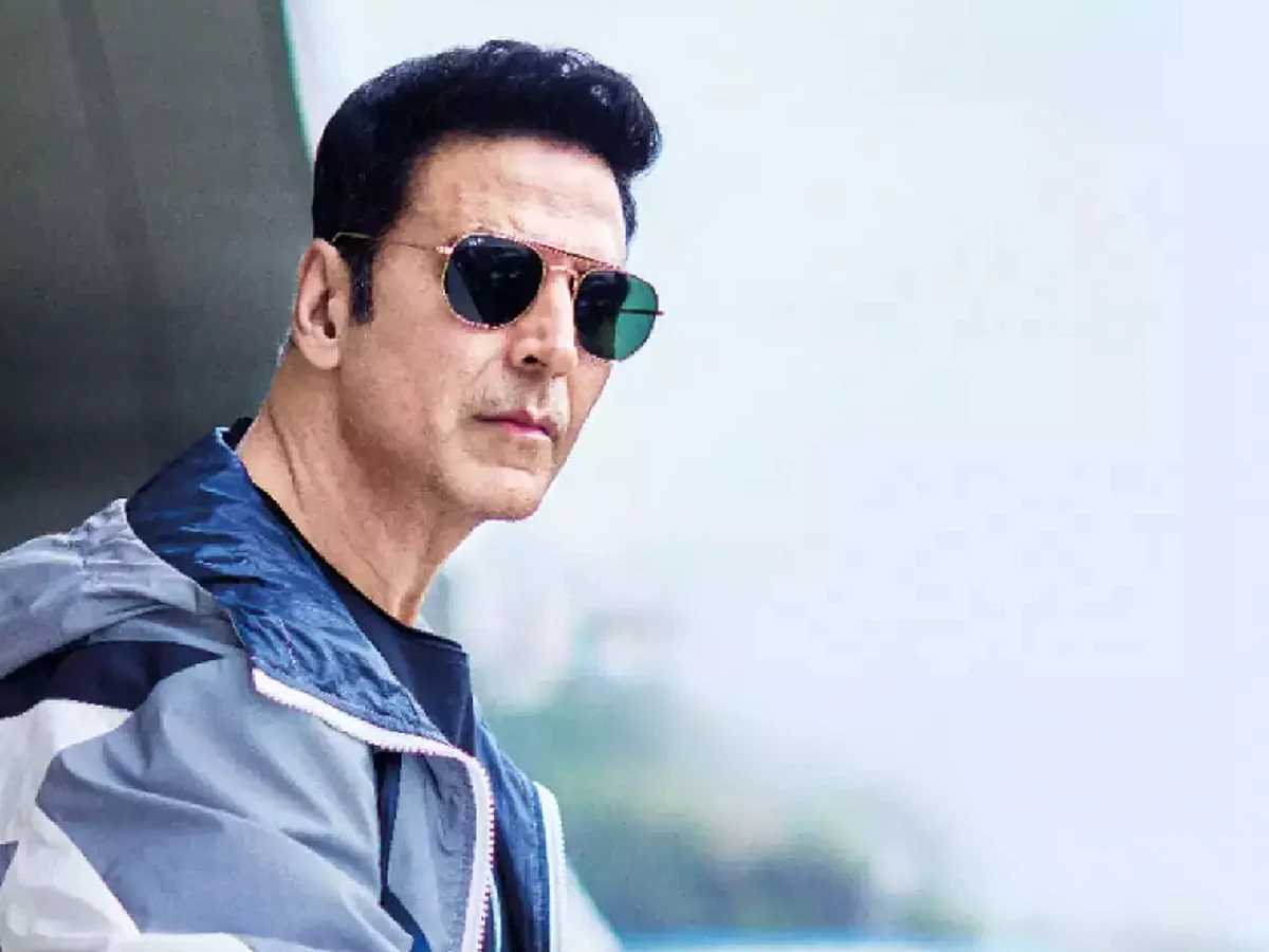 अक्षय कुमार ने तिरंगा की डीपी लगायी तो यूजर्स ने किया ट्रोल, बोले, 'मूवी रिलीज से पहले देशभक्ति शुरू..?'