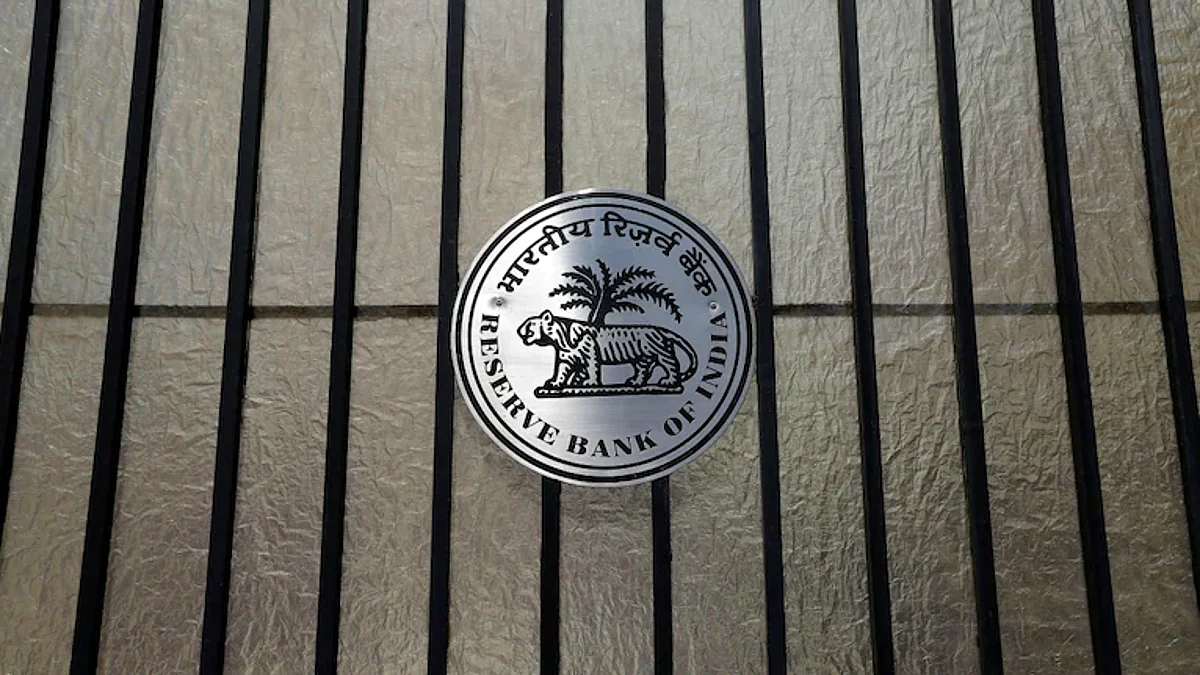 RBI Repo Rate: लोन होंगे महंगे, आरबीआई ने रेपो रेट 4.9% से बढ़ाकर 5.4% किया