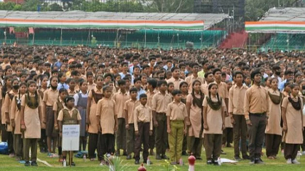 राजस्थान: 75वें स्वतंत्रता दिवस के अवसर पर विश्व रिकॉर्ड बनाने के लिए एक करोड़ छात्रों ने गाए देशभक्ति गीत 