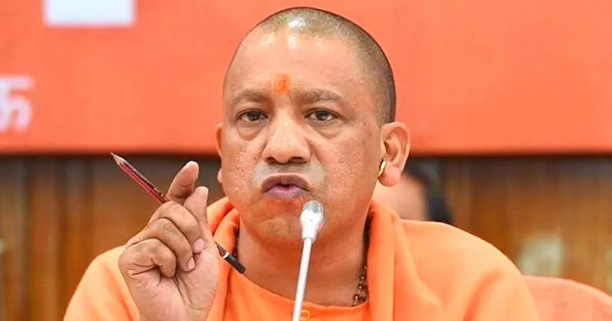यूपी प्रसाशन ने किया बड़ा फेरबदल, 10 जिलों के DM समेत 14 IAS अफसरों का तबादला