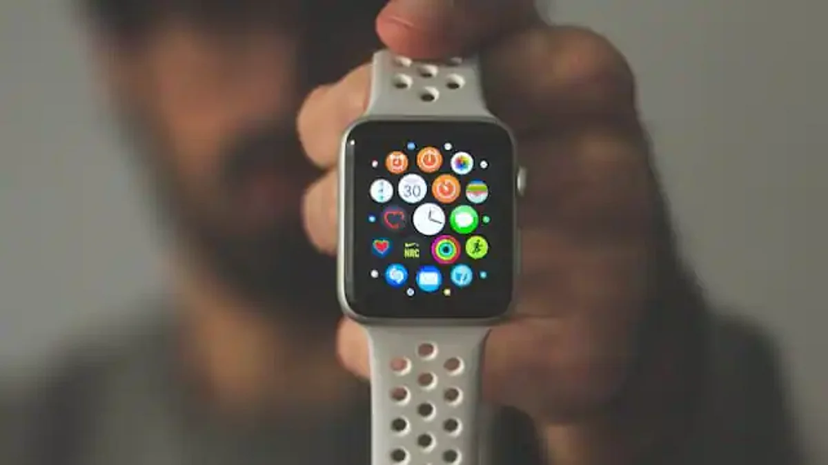 48 घंटे में 138 बार रुकी थी इस शख्स की धड़कने लेकिन Apple Watch ने बचा ली जान