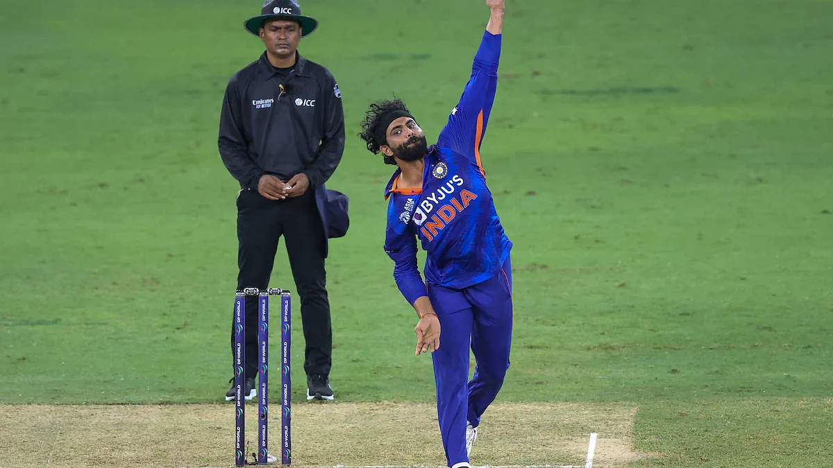 Asia Cup 2022: चोट के चलते रवीन्द्र जडेजा हुए एशिया कप से बाहर, इस खिलाड़ी को किया गया शामिल