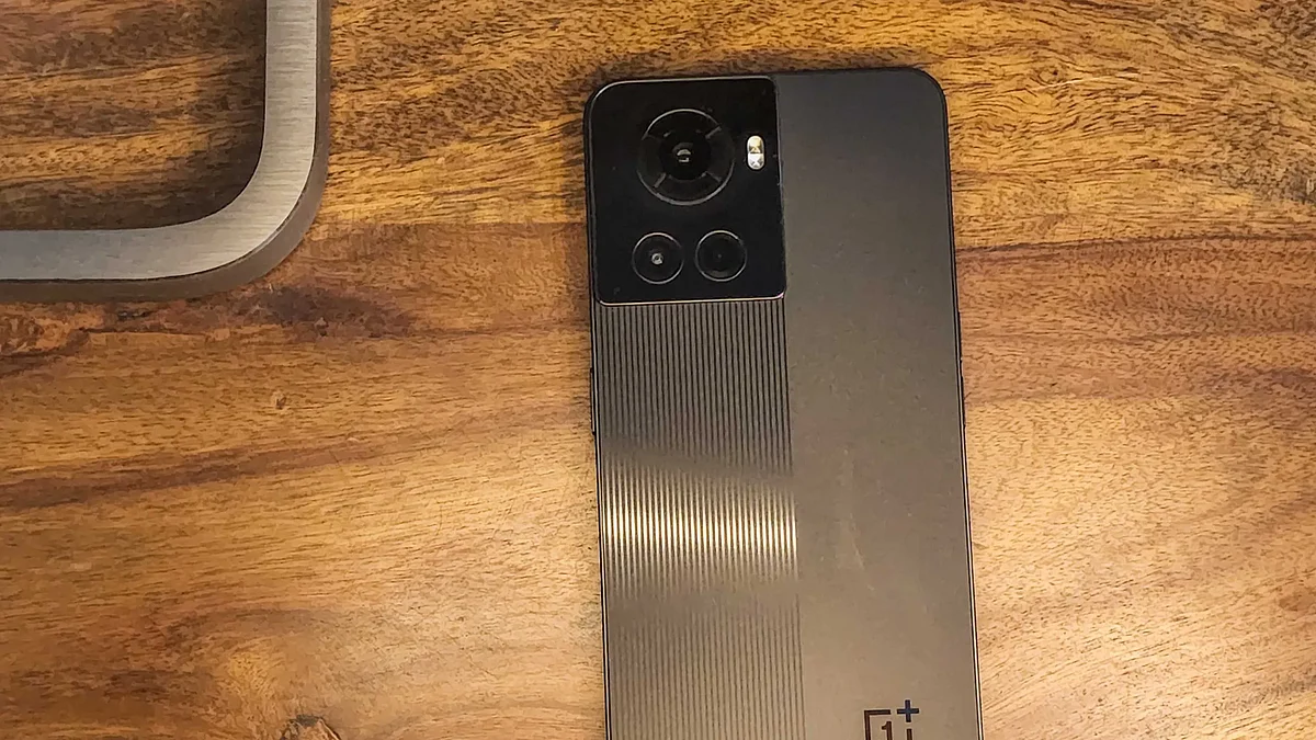 8GB RAM और 128GB के इंटरनल स्टोरेज के साथ नए रंग में आया OnePlus का यह धांसू स्मार्टफोन