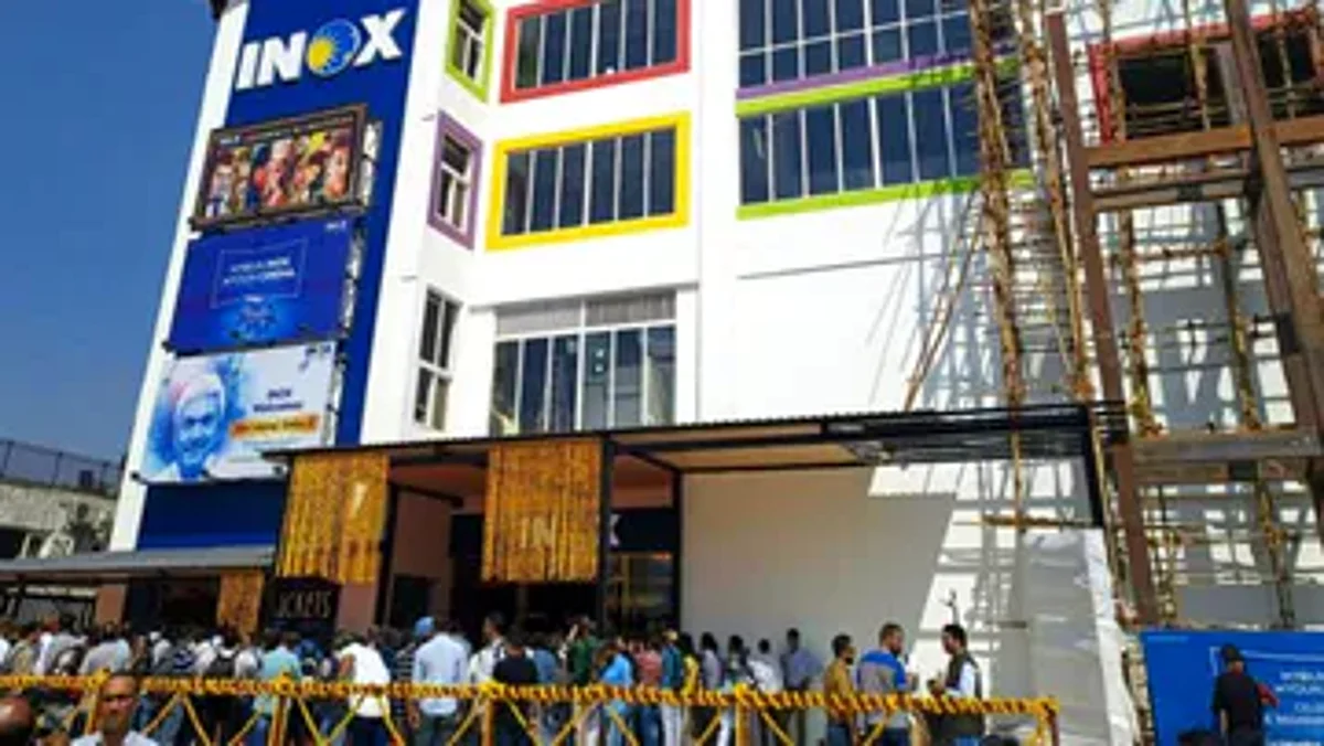 Multiplex in Kashmir: तीन दशक बाद कश्मीर में खुला पहला मल्टीप्लेक्स, उपराज्यपाल मनोज सिन्हा ने किया उद्घाटन