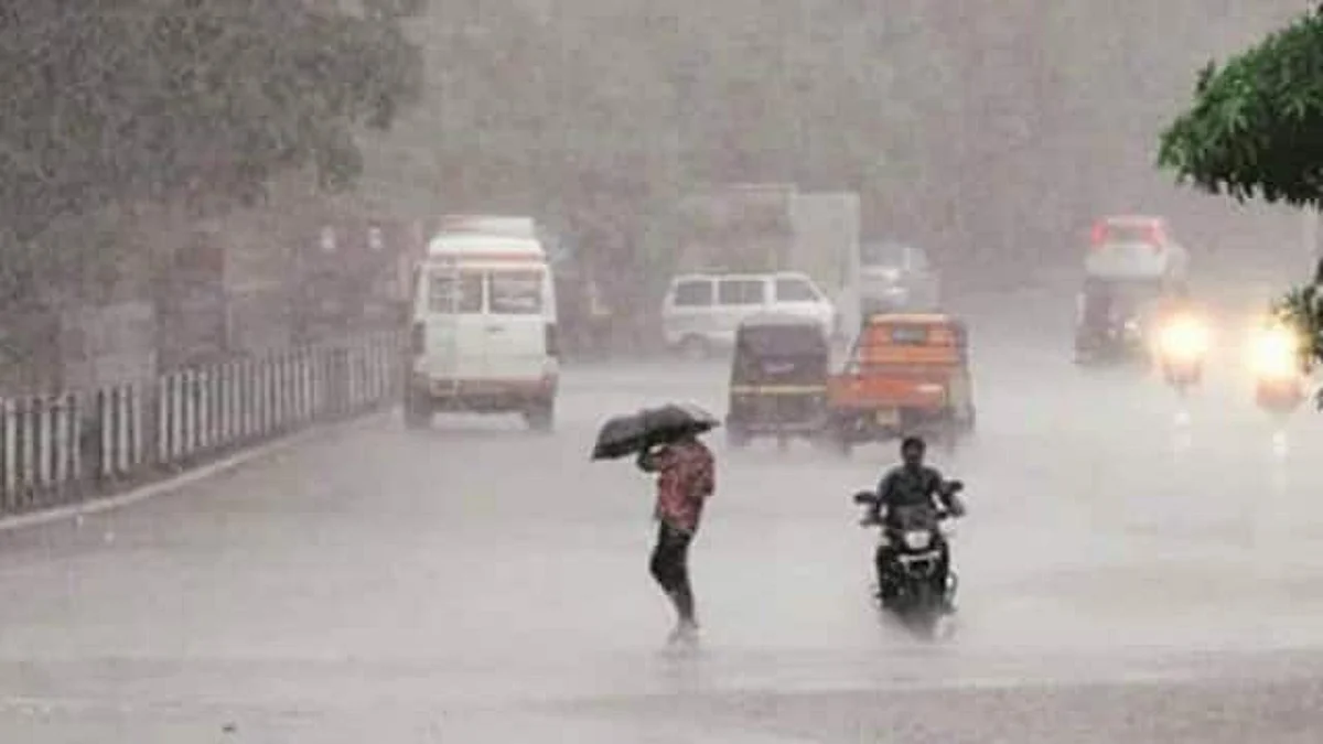 UP Rain: यूपी में भारी बारिश से तबाही, लखनऊ में 12वीं तक के स्कूल बंद