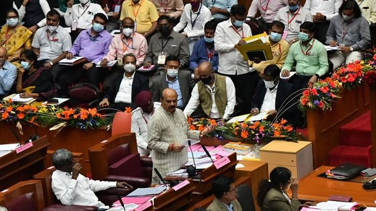 विपक्ष के विरोध के बीच, कर्नाटक विधानसभा ने धर्मांतरण रोधी विधेयक पारित किया