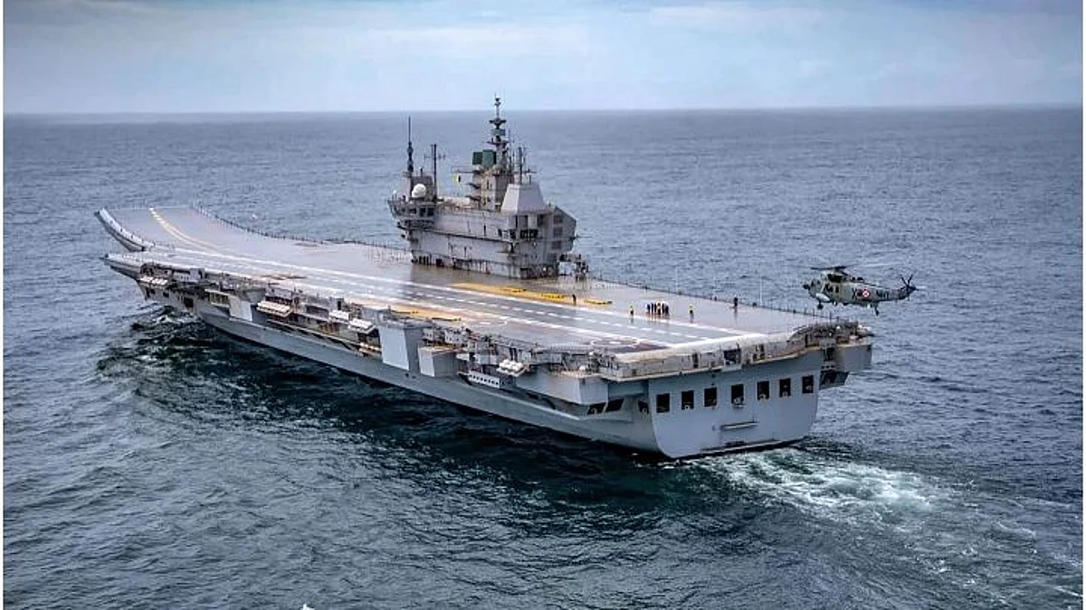 First Indigenous Warship: पीएम मोदी ने भारतीय नौसेना को पहला स्वदेशी युद्धपोत INS विक्रांत सौंपा