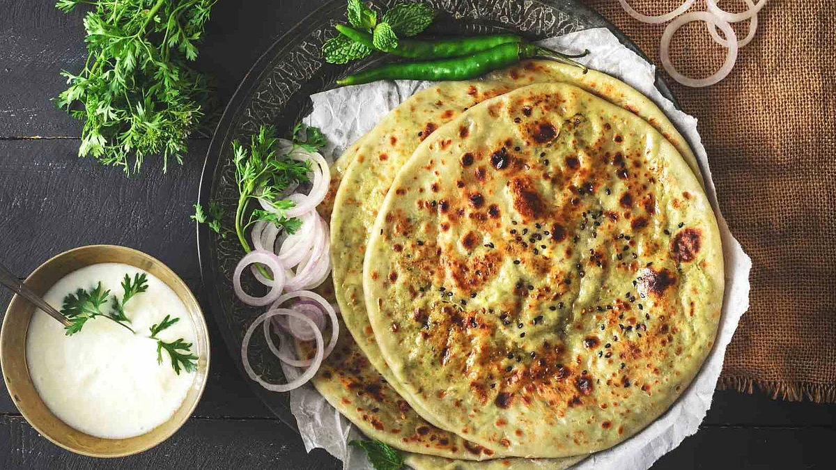 Recipe: पनीर कुलचा (Paneer Kulcha)